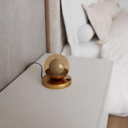 Imagem de Kit 2 Abajur de Mesa Dama moderno Com Globo 10cm Decoração iluminação de Casa, Sala, Quarto Cama e Cabeceira e Escritório