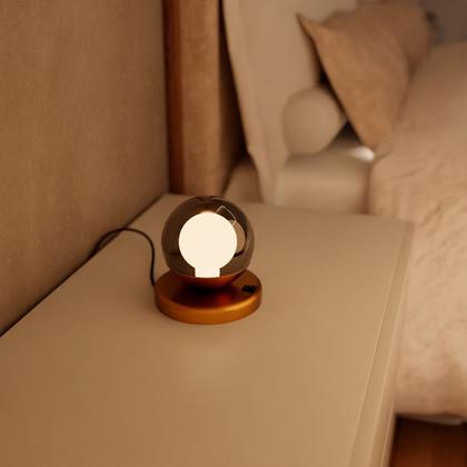 Imagem de Kit 2 Abajur de Mesa Dama moderno Com Globo 10cm Decoração iluminação de Casa, Sala, Quarto Cama e Cabeceira e Escritório