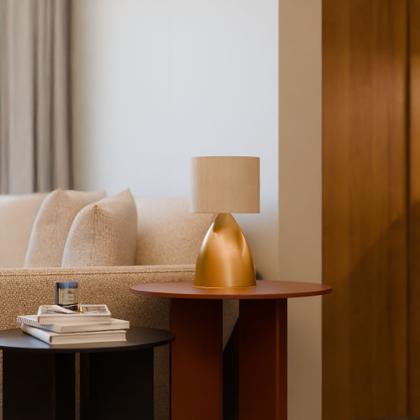 Imagem de Kit 2 Abajur de Mesa Dourado Bojudo Com Cúpula Algodão Para Cabeceira, Cama, Quarto, Sala ou Escritório