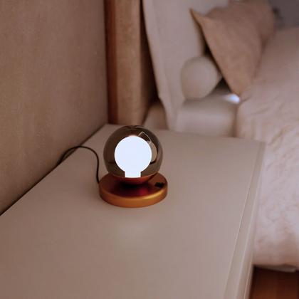 Imagem de Kit 2 Abajur luminária de mesa Dama Com Globo Vidro 10cm  Lâmpada 6000K Branco Frio