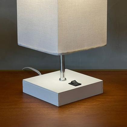 Imagem de Kit 2 Abajur Luminária De Mesa Quadrado de MDF Com Interruptor Com Cúpula Para Cabeceira, Sala ou Escritório, cama ou Quarto, corredor sala