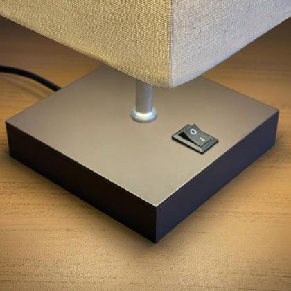 Imagem de Kit 2 Abajur Luminária De Mesa Quadrado de MDF Com Interruptor Com Cúpula Para Cabeceira, Sala ou Escritório, cama ou Quarto, corredor sala