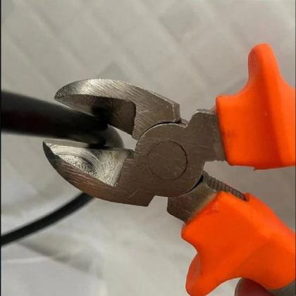 Imagem de Kit 2 Alicate De Corte com 6" Polegadas Para Fios Cabos Arames Uso Profissional Emborrachado