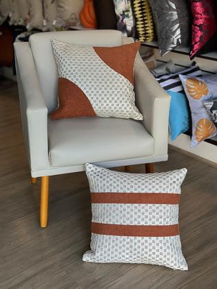 Imagem de Kit 2 Almofadas Linho Bouclé Terracota Com Renda Clara 45x45