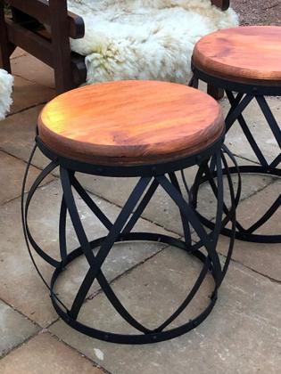 Imagem de KIt 2 Bancos Barril em Ferro Preto - Banqueta Puff  - Seat Garden - Industrial