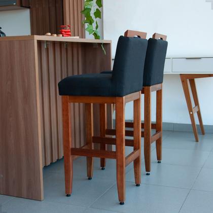 Imagem de Kit 2 Banqueta Alta Safira Para Cozinha De Madeira Maciça Estofada Com Encosto Para Bancada Americana E Área Gourmet