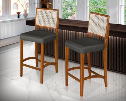 Imagem de Kit 2 Banquetas Altas Pés Em Madeira Maciça Com Encosto em Rattan e Assento Estofado  Conforto, Design Clássico e Elegância para Cozinha ou Balcão