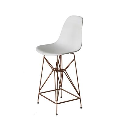 Imagem de Kit 2 Banquetas Bistrô Alta Eames Eiffel Branca Base Ferro Cobre