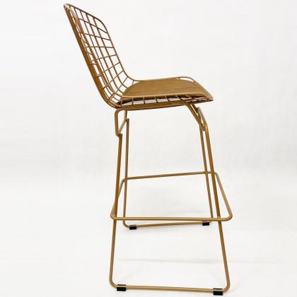 Imagem de Kit 2 Banquetas para Cozinha média Bertoia maciça cor Dourado fosco assento cor caramelo altura 60cm