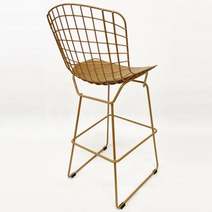 Imagem de Kit 2 Banquetas para Cozinha média Bertoia maciça cor Dourado fosco assento cor caramelo altura 60cm