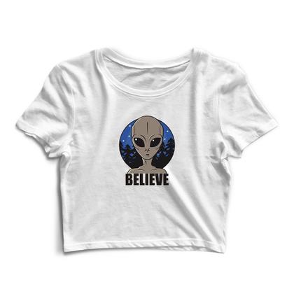 Imagem de Kit 2 Blusas Cropped Tshirt Feminina Alien Believe e Coração Quebrado Frases