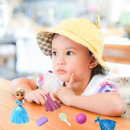 Imagem de Kit 2 Bonecas casa dos sonhos brinquedo infantil na cartela com roupinha lembrancinha festa menina