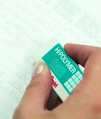 Imagem de Kit 2 Borrachas Pentel Hi-polymer Soft Profissional Pequena