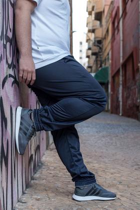 Imagem de KIT 2 Calças  Jogger Plus Size Lisa Masculina Elástico na Barra 106