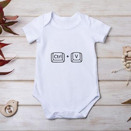 Imagem de Kit 2 Camisetas Ctrl C + Ctrl V Tal Pai Mãe Filho Body Baby