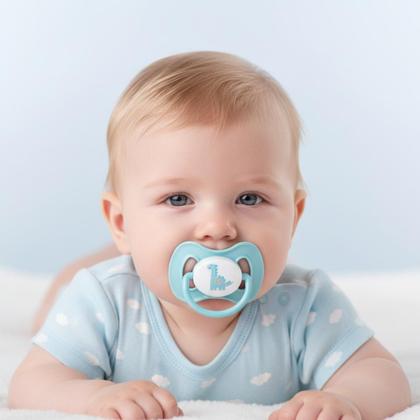 Imagem de Kit 2 Chupetas Buba Comfort Brilha no Escuro com Bico Simétrico em Silicone Ultra Soft Design Ventilado Livre de BPA Com Duas Opções de Tamanhos