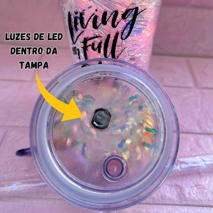 Imagem de kit 2 copos de festa ascende pisca colorido com tampa luz de led com canudo lembrancinha carnaval