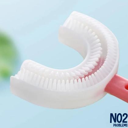 Imagem de Kit 2 Escovas Dentais Infantis Formato U 360 Silicone Macio  Higiene Bucal Segura e Divertida