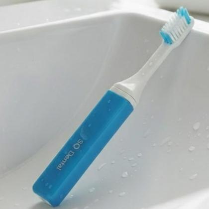 Imagem de Kit 2 Escovas Dental com Estojo Retrátil Cerdas Macias Para Viagens SQ