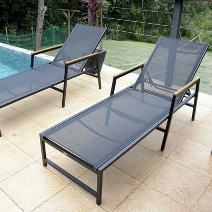 Imagem de Kit 2 Espreguiçadeiras para piscina com Braço e mesa Lateral Amélia em Tela Sling