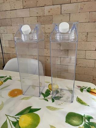 Kit 2 Garrafas Acrílico 1 Litro Caixa Transparente Leiteira Frasco Organizador de Geladeira Leite Suco Água Chá Achocolatado Dia das Mães Aniversário - Top Rio Imagem de Kit 2 Garrafas Acrílico 1 Litro Caixa Transparente Leiteira Frasco Organizador de Geladeira Leite Suco Água Chá Achocolatado Dia das Mães Aniversário