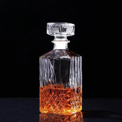 Imagem de Kit 2 Garrafas Vidro Licoreira Decoração Frasco Cristal Lapidada Whisky Licor Quadrada Grande