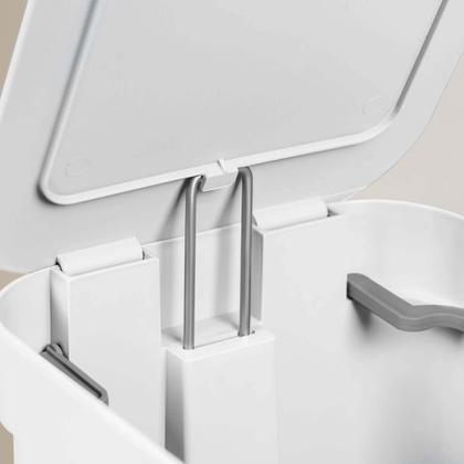 Imagem de Kit 2 Lixeiras de Pedal com Aro Interno 12 Litros e 20 Litros Dupla Seletiva OU Trium Branco