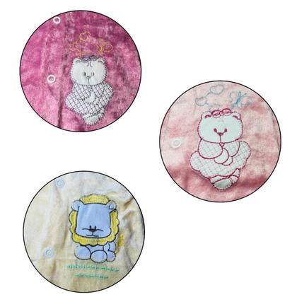 Imagem de Kit 2 Peças Macacão de Plush Bebê Bordado com Capuz Quentinho Menina Menino Cores Sortidas