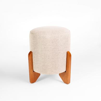 Imagem de Kit 2 Puff Piave Redondo Decorativo Tecido em Linho Puffe Pés Madeira Maciça