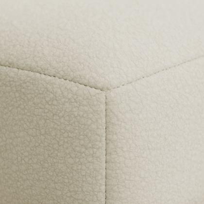 Imagem de Kit 2 Puffs Dalilla Bouclé Premium Exclusivos Assento Extra Para Sala Quarto Base Peroba Pés Castanho Design Moderno