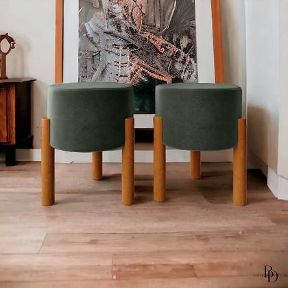 Imagem de Kit 2 Puffs Redondos em Linho Luxo, Banqueta Decorativa com Pés Palito de Madeira. Ideal para Sala, Quarto, Closet, Rece