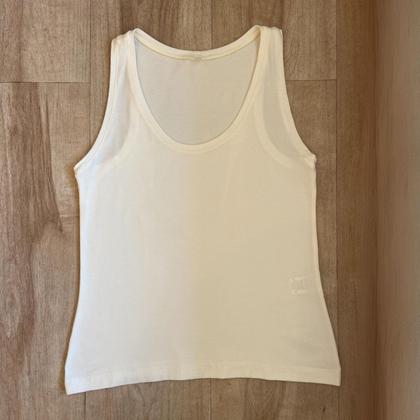 Imagem de Kit 2 Regatas Femininas Básicas em Viscolycra Preto e Off White