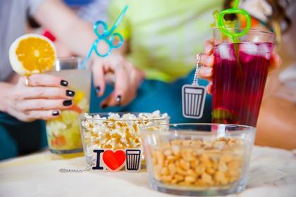 Imagem de Kit 2 Tigelas de Vidro Americano 600ml Tampa Colorida Nadir