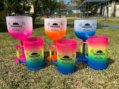 Imagem de KIT 20 Canecas de Chopp 400ml Acrílico Degrade Summer  Lisa Sem Gravar