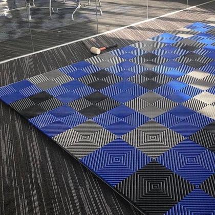 Imagem de KIT 20 PISOS ESTRADO MODULAR GARAGEM AUTOMOTIVA 33x33