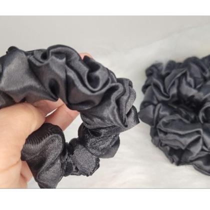 Imagem de Kit 20 Xuxinha Cetim Scrunchie Feminina Elástico Para Cabelo