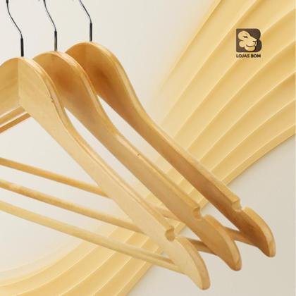 Imagem de Kit 3 Cabides De Madeira Com Verniz Premium E Gancho 360 Cromado Versátil Para Roupas Calças Loja