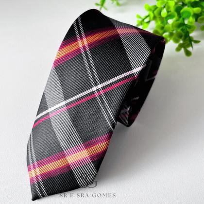 Imagem de Kit 3 Itens Gravata Xadrez com Cinto Catraca Sport Fino Fivela Catraca e Meia Social Masculina Presente Pratico