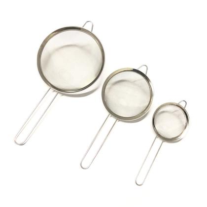 Imagem de Kit 3 Peneiras Coador De Cozinha Em Aço Inox 10 /14/ 18 cm