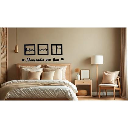 Imagem de kit 3 quadros decorativos + frase abençoado por Deus
