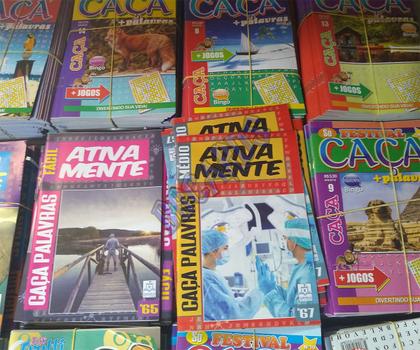 Imagem de Kit 30 Revistas De Passatempo Caça Palavras Letras Grandes Ideal Para Idosos Sem Repetição