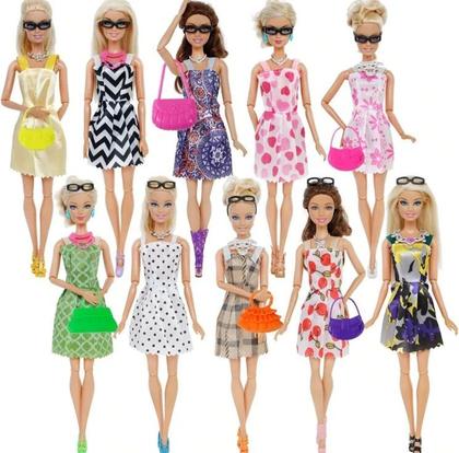 Imagem de Kit 32 Peças, Roupas e Acessórios para Bonecas Barbie e outros modelo de 25 a 30cm estilo Barbies Magrelas