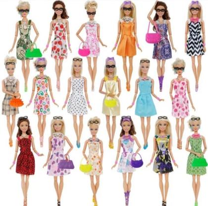 Imagem de Kit 32 Peças, Roupas e Acessórios para Bonecas Barbie e outros modelo de 25 a 30cm estilo Barbies Magrelas