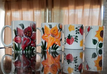 Imagem de Kit 4 canecas 300ml - Porcelana decorada - Flores e Frutas