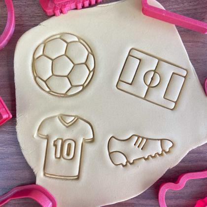 Imagem de Kit 4 Cortadores Futebol Bola Campo Chuteira e Camisa