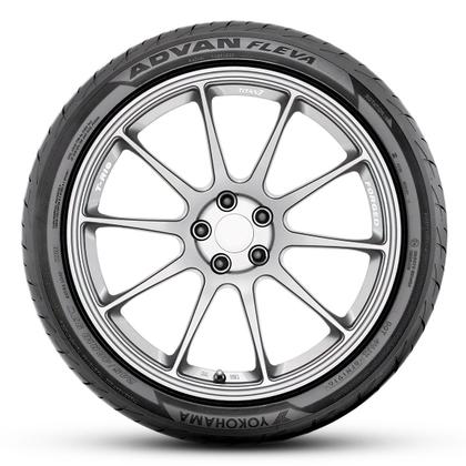 Kit 4 Pneus 205 55R17 Yokohama ADVAN FLEVA V701 91V - Pneus