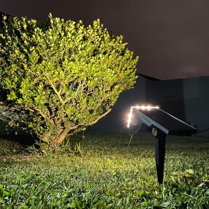 Imagem de Kit 4 Refletor Ecoforce Solar 6 Leds Ambar Amarelo 10x Mais Forte Spot Jardim 18750 Á Prova De Água Luminária Sem Fio Liga Automaticamente