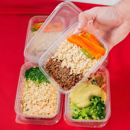 Imagem de Kit 48 Pote Retangular de Plástico 500ml Marmita Fit Bolo no Pote de Sorvete Transparente Com Tampa