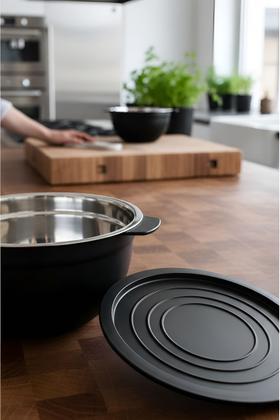 Imagem de Kit 5 Bowls de Aço Inox Preto com Tampas Pretas  Tigelas Empilháveis para Cozinha, Preparo e Armazenamento