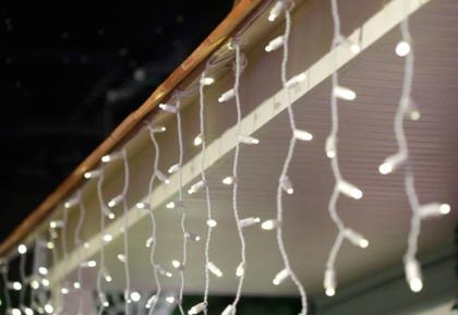 Imagem de Kit 5 Cascatas 400 Leds 10M C/ 8 Funções Morno C/ Fio Branco